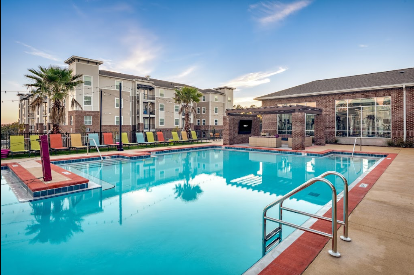 Quarters Tallahassee outdoor pool